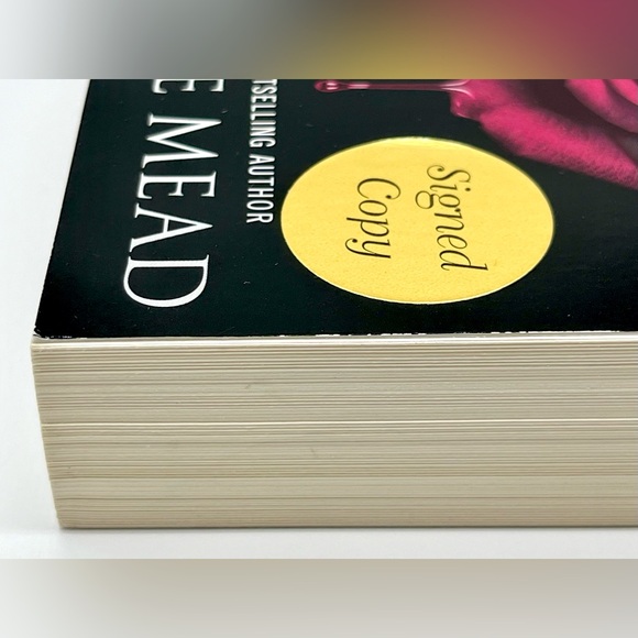 NEW Signed 10th Anniversary Edition of Vampire Academy by Richelle Mead - Picture 14 of 15